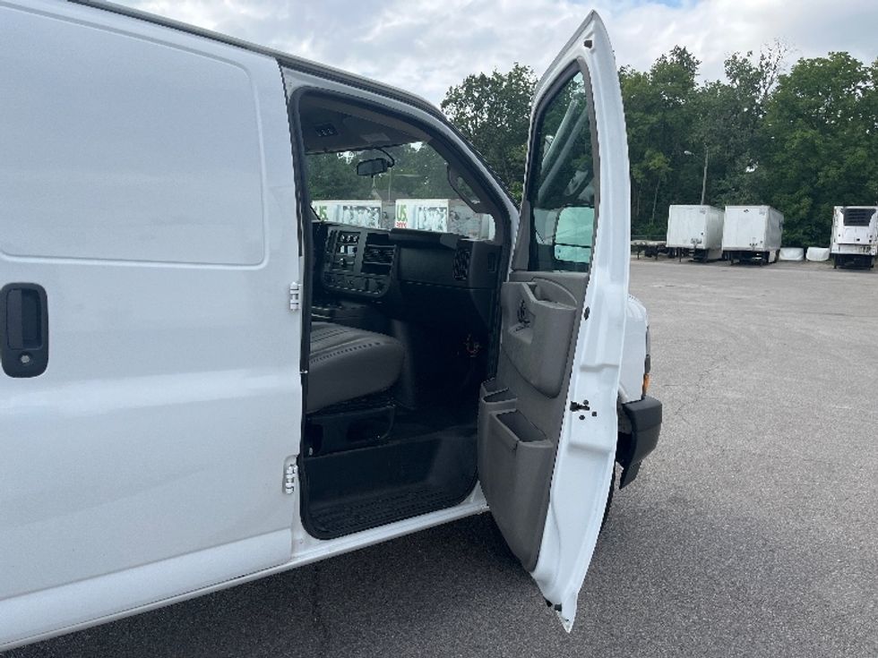 Cargo Van (Panel Van)-Light and Medium Duty Trucks-GMC-2022-Savana G23405-Fort Wayne-IN-102,632\n\t\tmiles-$ 24,750 - Image 20