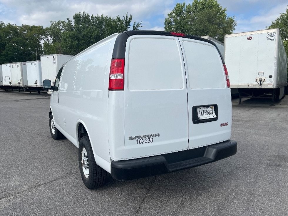 Cargo Van (Panel Van)-Light and Medium Duty Trucks-GMC-2022-Savana G23405-Fort Wayne-IN-102,632\n\t\tmiles-$ 24,750 - Image 6