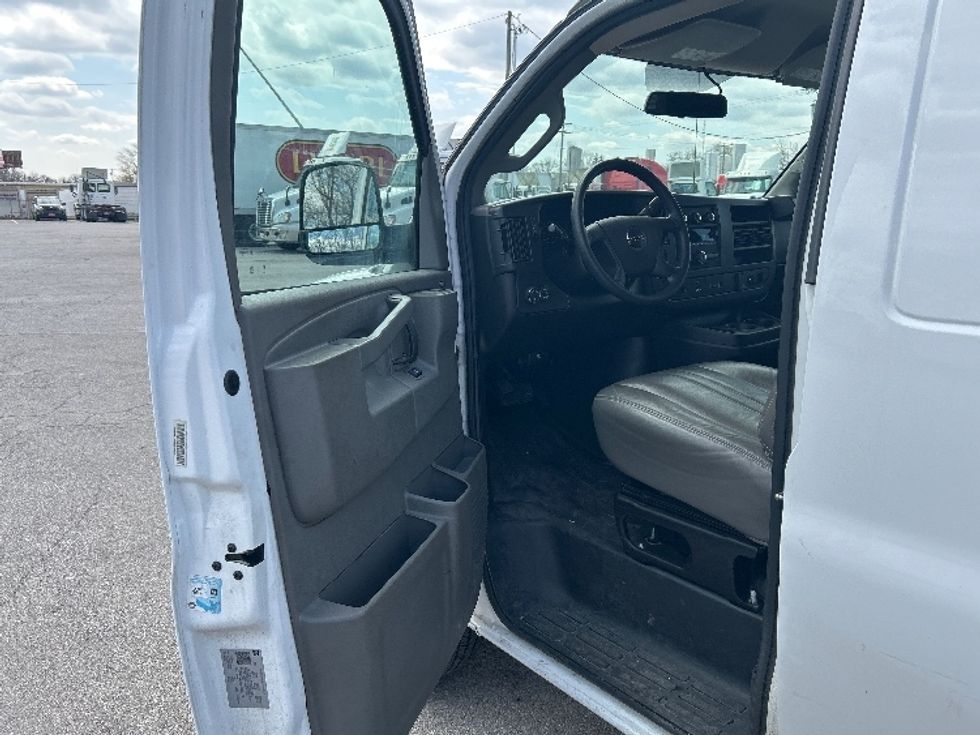 Cargo Van (Panel Van)-Light and Medium Duty Trucks-GMC-2022-Savana G23405-Fort Wayne-IN-135,000\n\t\tmiles-$ 21,250 - Image 14