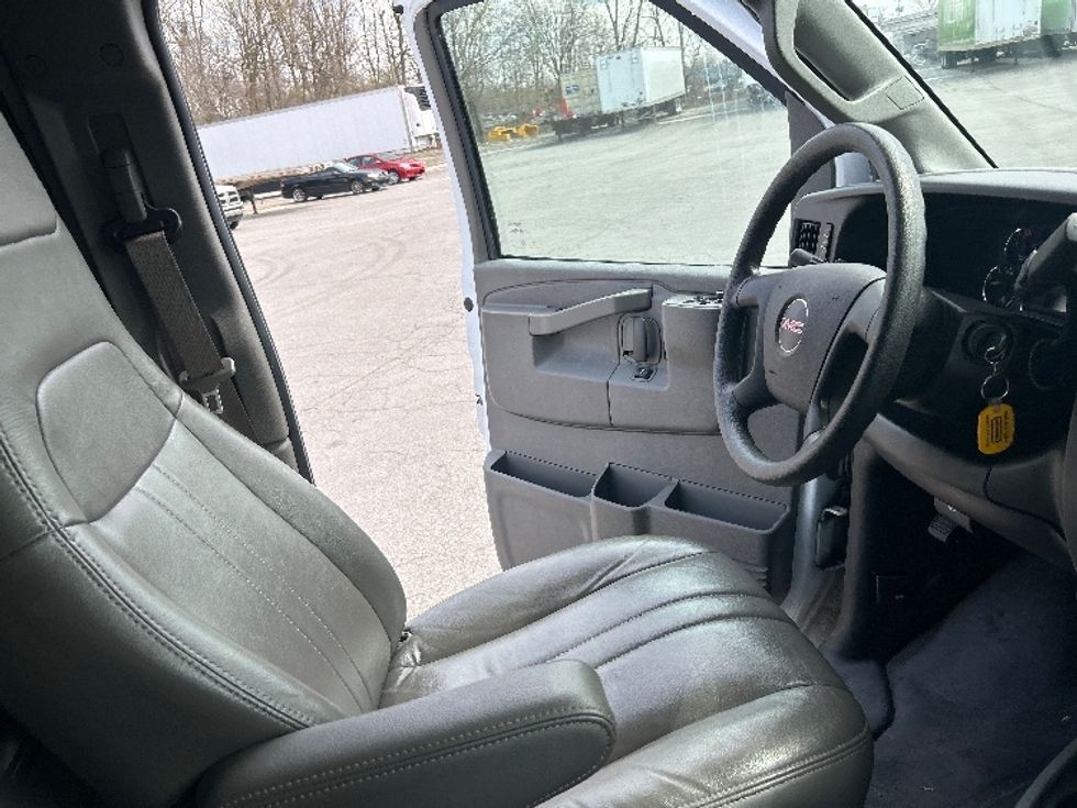 Cargo Van (Panel Van)-Light and Medium Duty Trucks-GMC-2022-Savana G23405-Fort Wayne-IN-135,000\n\t\tmiles-$ 21,250 - Image 20