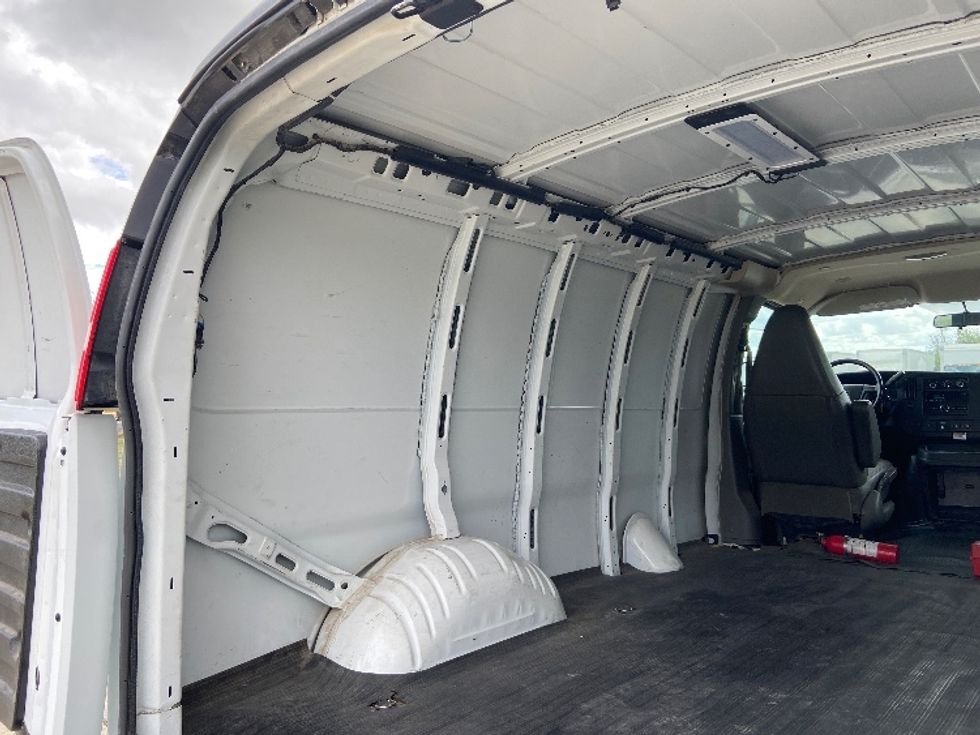 Cargo Van (Panel Van)-Light and Medium Duty Trucks-GMC-2022-Savana G23405-San Antonio-TX-118,950\n\t\tmiles-$ 27,750 - Image 10