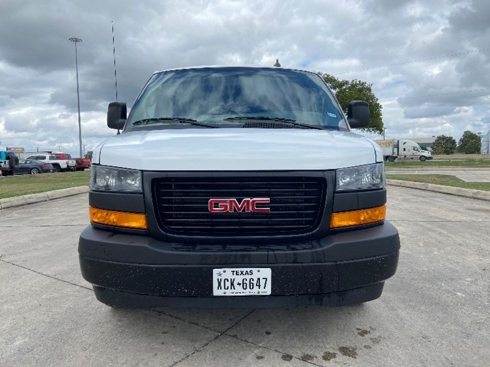 Cargo Van (Panel Van)-Light and Medium Duty Trucks-GMC-2022-Savana G23405-San Antonio-TX-118,950\n\t\tmiles-$ 27,750 - Image 2
