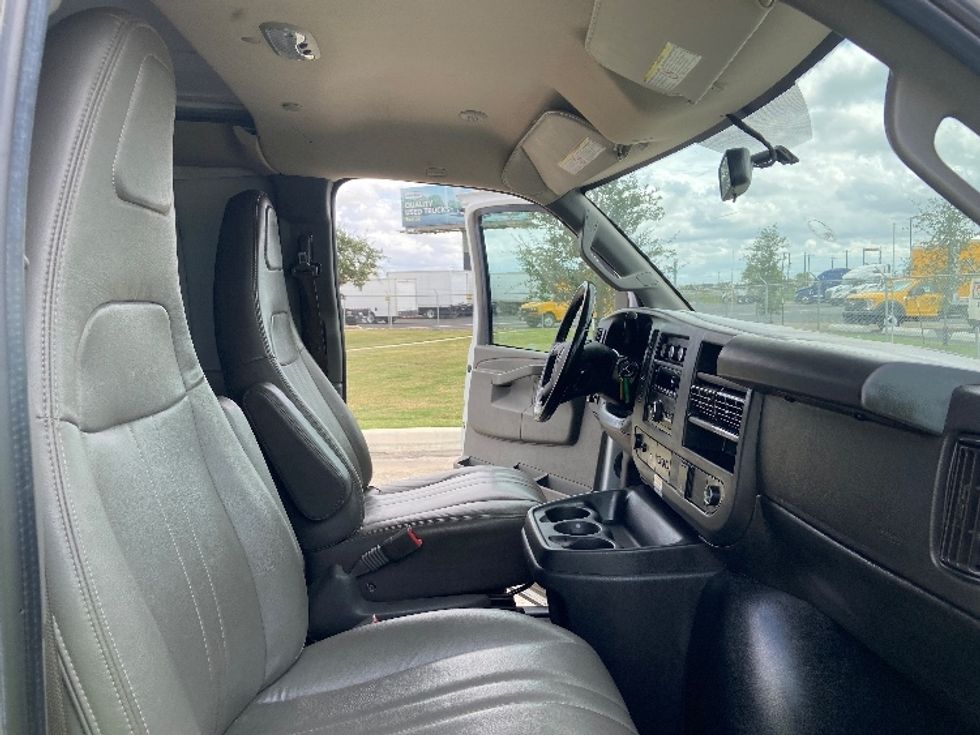 Cargo Van (Panel Van)-Light and Medium Duty Trucks-GMC-2022-Savana G23405-San Antonio-TX-118,950\n\t\tmiles-$ 27,750 - Image 21