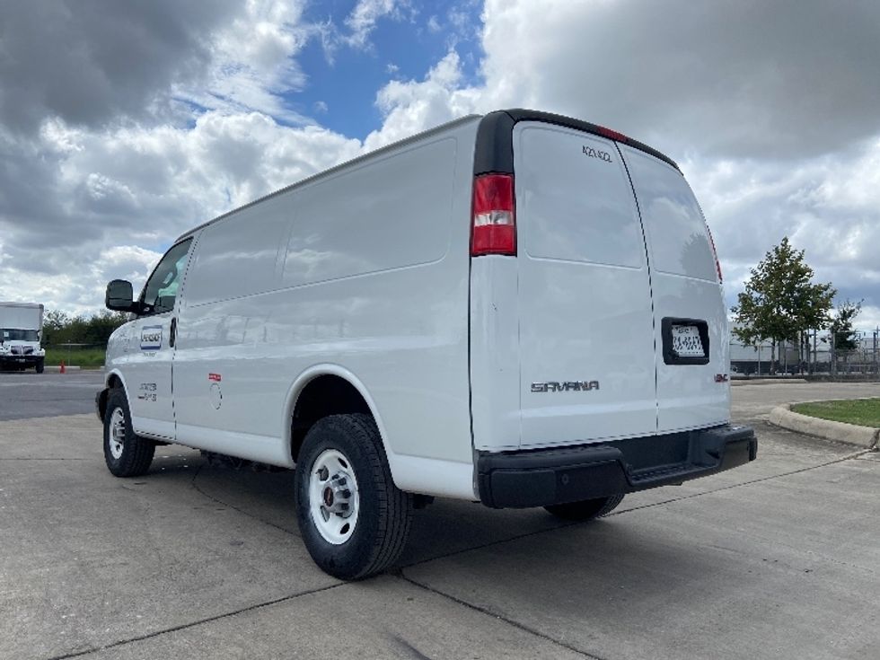 Cargo Van (Panel Van)-Light and Medium Duty Trucks-GMC-2022-Savana G23405-San Antonio-TX-118,950\n\t\tmiles-$ 27,750 - Image 6