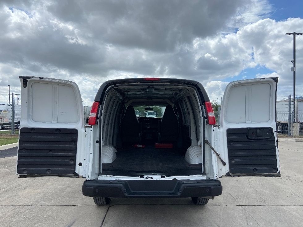 Cargo Van (Panel Van)-Light and Medium Duty Trucks-GMC-2022-Savana G23405-San Antonio-TX-118,950\n\t\tmiles-$ 27,750 - Image 8
