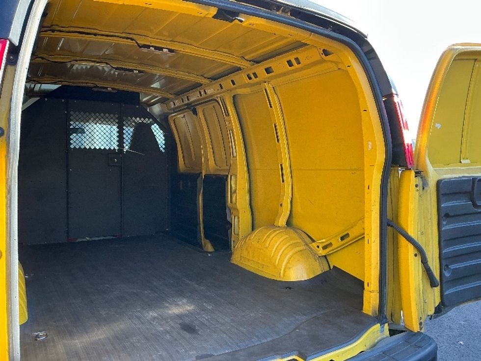 Cargo Van (Panel Van)-Light and Medium Duty Trucks-GMC-2022-Savana G23405-Sterling-VA-104,991\n\t\tmiles-$ 23,250 - Image 9