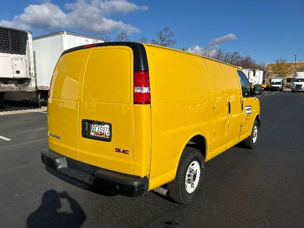 Cargo Van (Panel Van)-Light and Medium Duty Trucks-GMC-2022-Savana G23405-Sterling-VA-105,950\n\t\tmiles-$ 21,750 - Image 13
