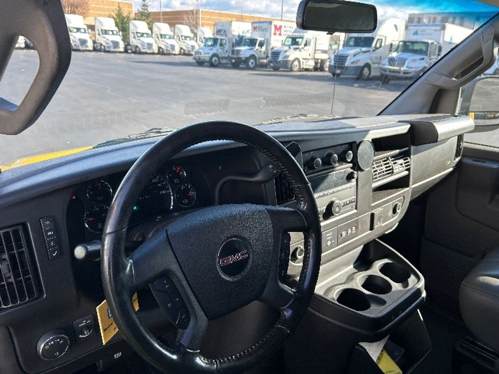 Cargo Van (Panel Van)-Light and Medium Duty Trucks-GMC-2022-Savana G23405-Sterling-VA-105,950\n\t\tmiles-$ 21,750 - Image 18