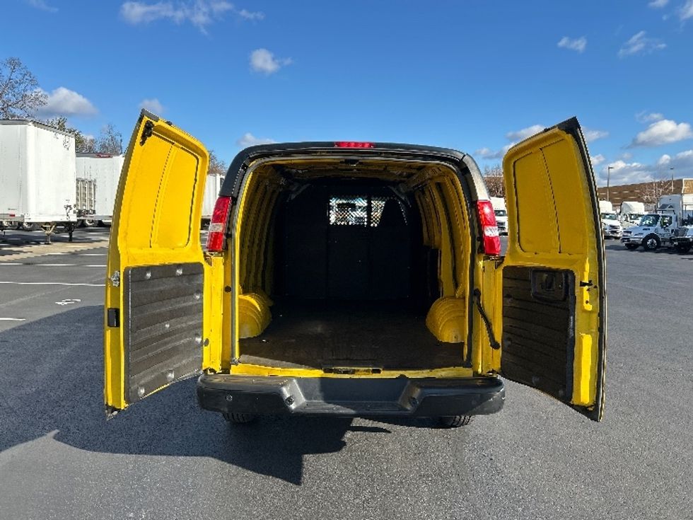 Cargo Van (Panel Van)-Light and Medium Duty Trucks-GMC-2022-Savana G23405-Sterling-VA-105,950\n\t\tmiles-$ 21,750 - Image 8