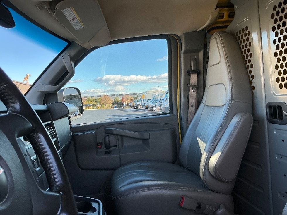 Cargo Van (Panel Van)-Light and Medium Duty Trucks-GMC-2022-Savana G23405-Sterling-VA-107,741\n\t\tmiles-$ 22,750 - Image 15
