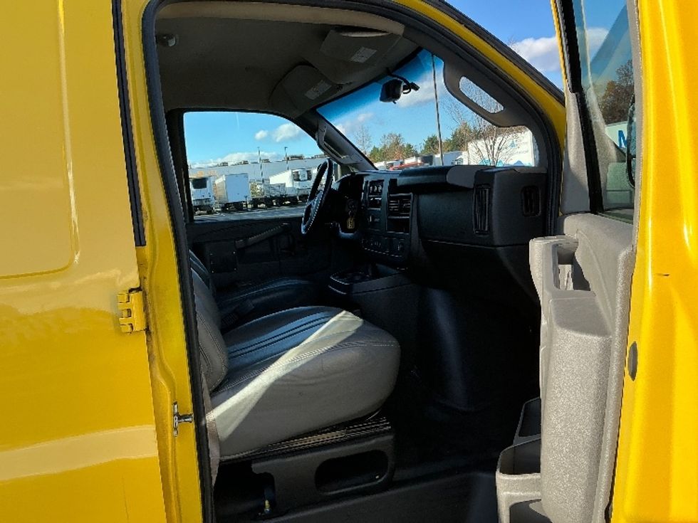 Cargo Van (Panel Van)-Light and Medium Duty Trucks-GMC-2022-Savana G23405-Sterling-VA-107,741\n\t\tmiles-$ 22,750 - Image 16