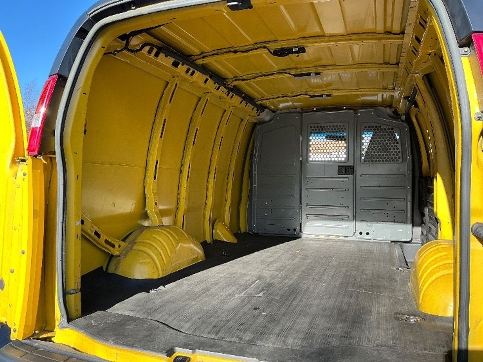 Cargo Van (Panel Van)-Light and Medium Duty Trucks-GMC-2022-Savana G23405-Sterling-VA-107,741\n\t\tmiles-$ 22,750 - Image 8