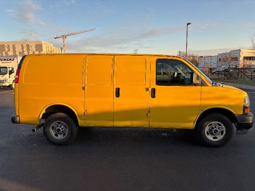 Cargo Van (Panel Van)-Light and Medium Duty Trucks-GMC-2022-Savana G23405-Sterling-VA-110,620\n\t\tmiles-$ 22,750 - Image 15