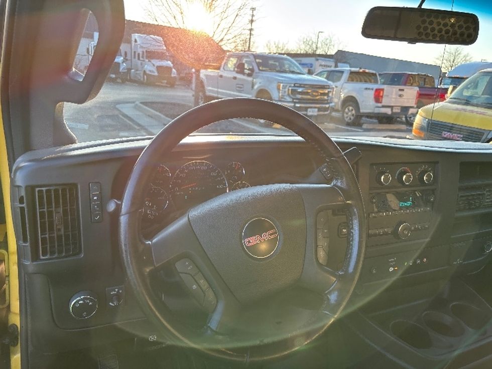 Cargo Van (Panel Van)-Light and Medium Duty Trucks-GMC-2022-Savana G23405-Sterling-VA-110,620\n\t\tmiles-$ 22,750 - Image 18