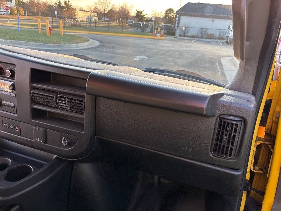 Cargo Van (Panel Van)-Light and Medium Duty Trucks-GMC-2022-Savana G23405-Sterling-VA-110,620\n\t\tmiles-$ 22,750 - Image 21