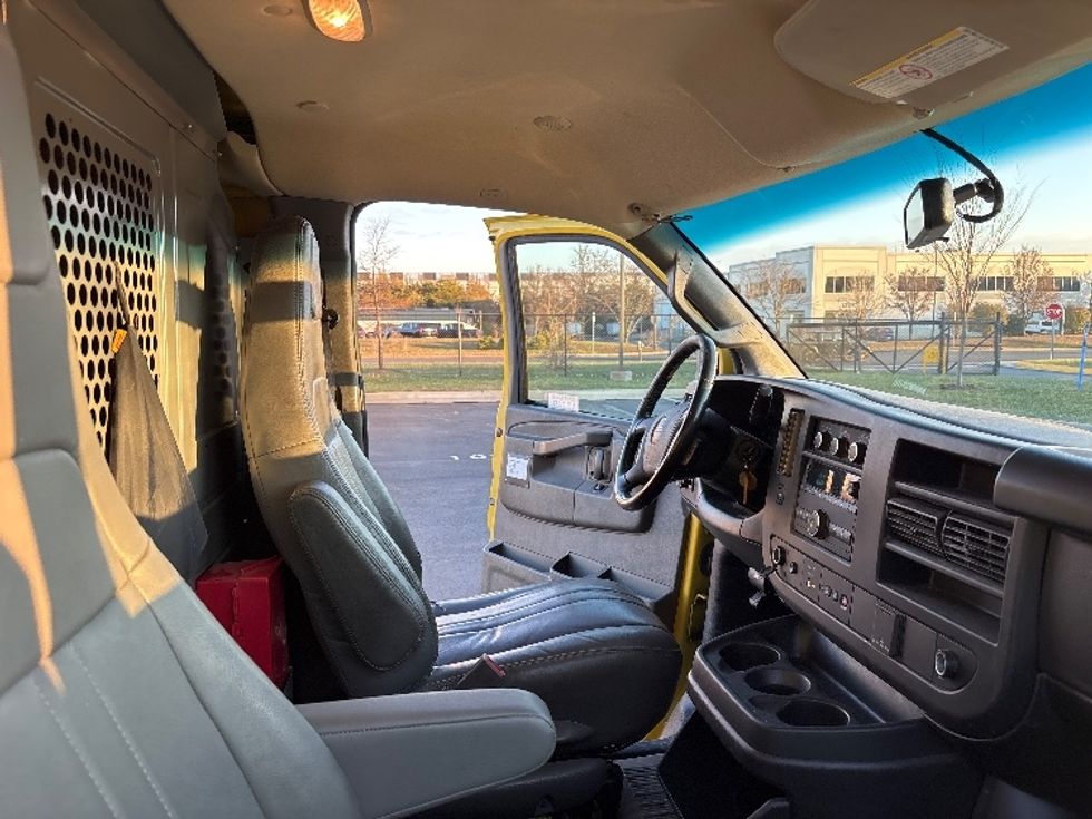 Cargo Van (Panel Van)-Light and Medium Duty Trucks-GMC-2022-Savana G23405-Sterling-VA-110,620\n\t\tmiles-$ 22,750 - Image 22