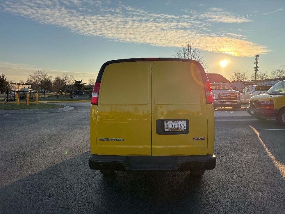 Cargo Van (Panel Van)-Light and Medium Duty Trucks-GMC-2022-Savana G23405-Sterling-VA-110,620\n\t\tmiles-$ 22,750 - Image 7