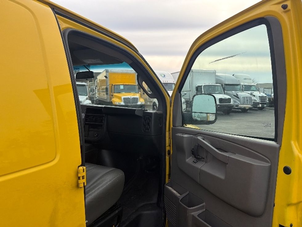 Cargo Van (Panel Van)-Light and Medium Duty Trucks-GMC-2022-Savana G23405-Sterling-VA-57,564\n\t\tmiles-$ 28,250 - Image 18