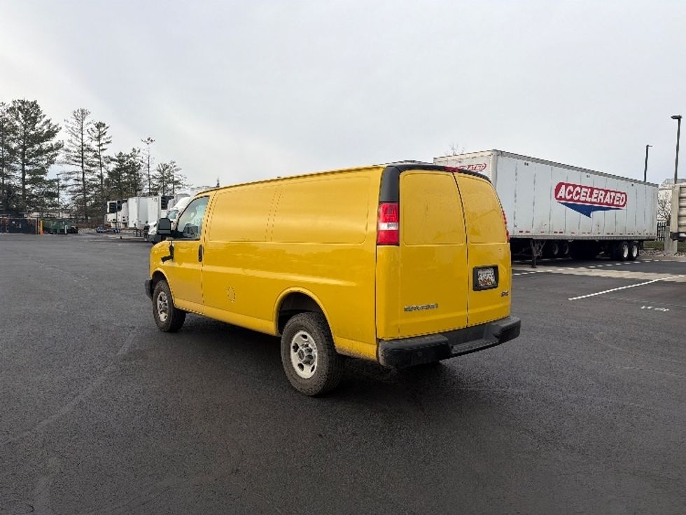 Cargo Van (Panel Van)-Light and Medium Duty Trucks-GMC-2022-Savana G23405-Sterling-VA-81,574\n\t\tmiles-$ 26,000 - Image 13