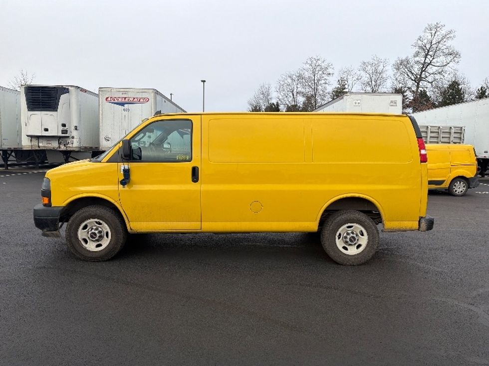 Cargo Van (Panel Van)-Light and Medium Duty Trucks-GMC-2022-Savana G23405-Sterling-VA-81,574\n\t\tmiles-$ 26,000 - Image 14