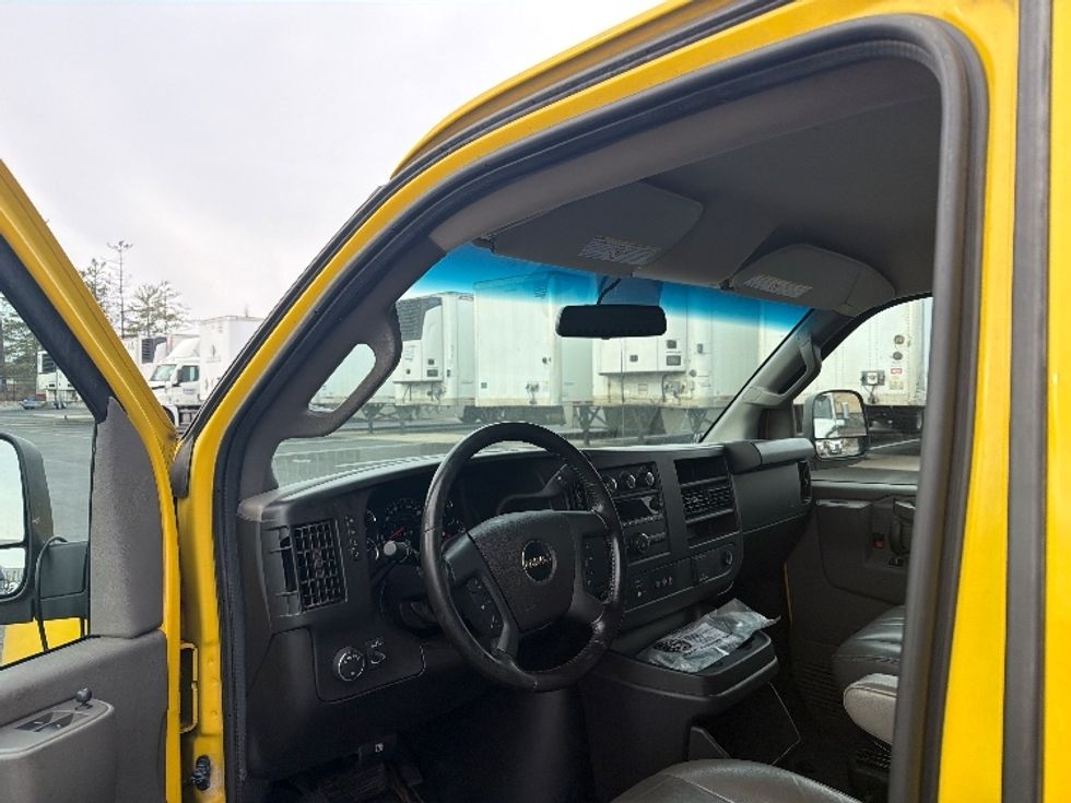 Cargo Van (Panel Van)-Light and Medium Duty Trucks-GMC-2022-Savana G23405-Sterling-VA-81,574\n\t\tmiles-$ 26,000 - Image 15