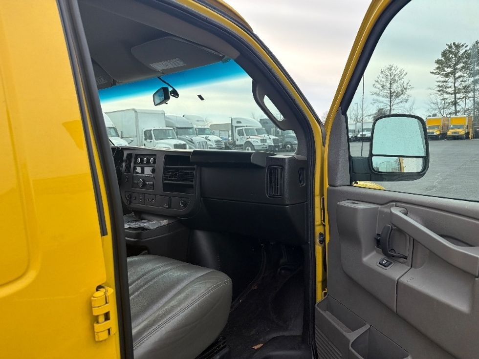 Cargo Van (Panel Van)-Light and Medium Duty Trucks-GMC-2022-Savana G23405-Sterling-VA-81,574\n\t\tmiles-$ 26,000 - Image 19