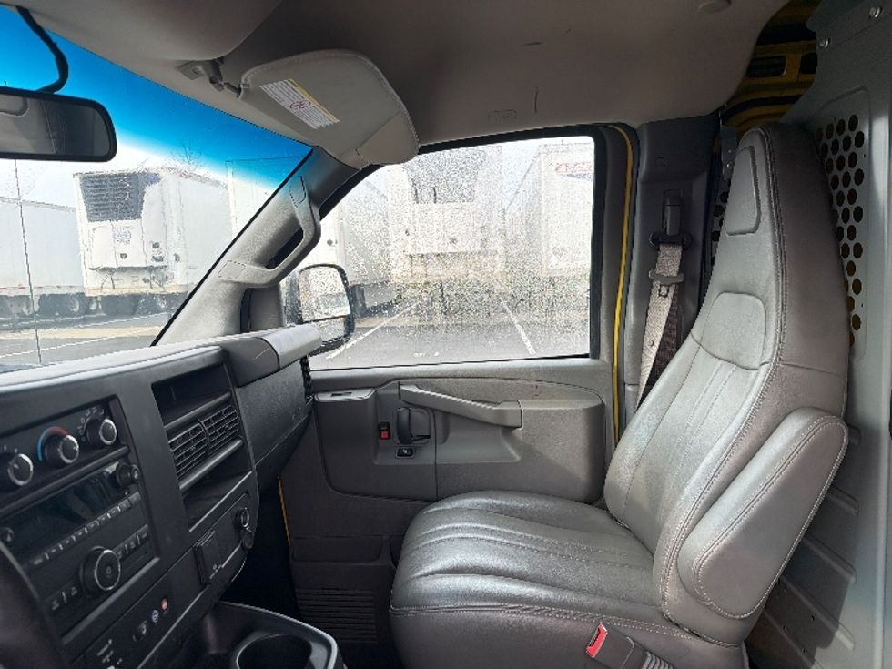 Cargo Van (Panel Van)-Light and Medium Duty Trucks-GMC-2022-Savana G23405-Sterling-VA-83,912\n\t\tmiles-$ 25,750 - Image 19