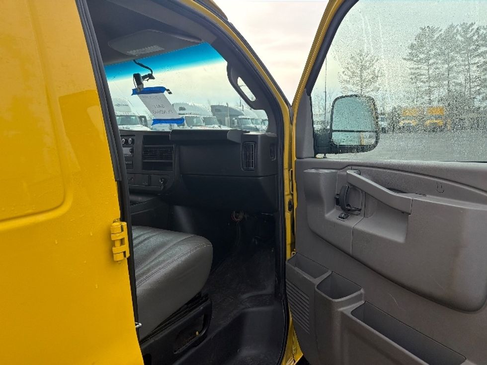 Cargo Van (Panel Van)-Light and Medium Duty Trucks-GMC-2022-Savana G23405-Sterling-VA-83,912\n\t\tmiles-$ 25,750 - Image 20