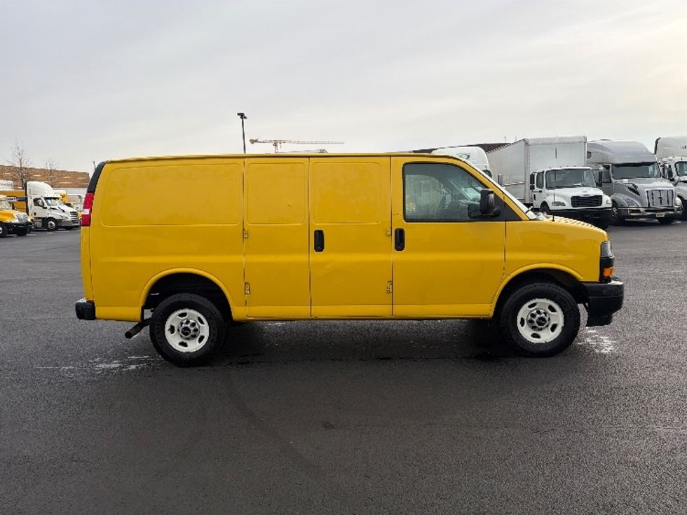 Cargo Van (Panel Van)-Light and Medium Duty Trucks-GMC-2022-Savana G23405-Sterling-VA-83,912\n\t\tmiles-$ 25,750 - Image 4