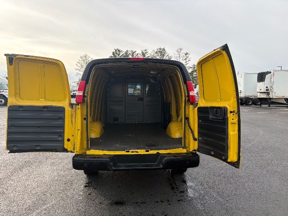 Cargo Van (Panel Van)-Light and Medium Duty Trucks-GMC-2022-Savana G23405-Sterling-VA-83,912\n\t\tmiles-$ 25,750 - Image 8