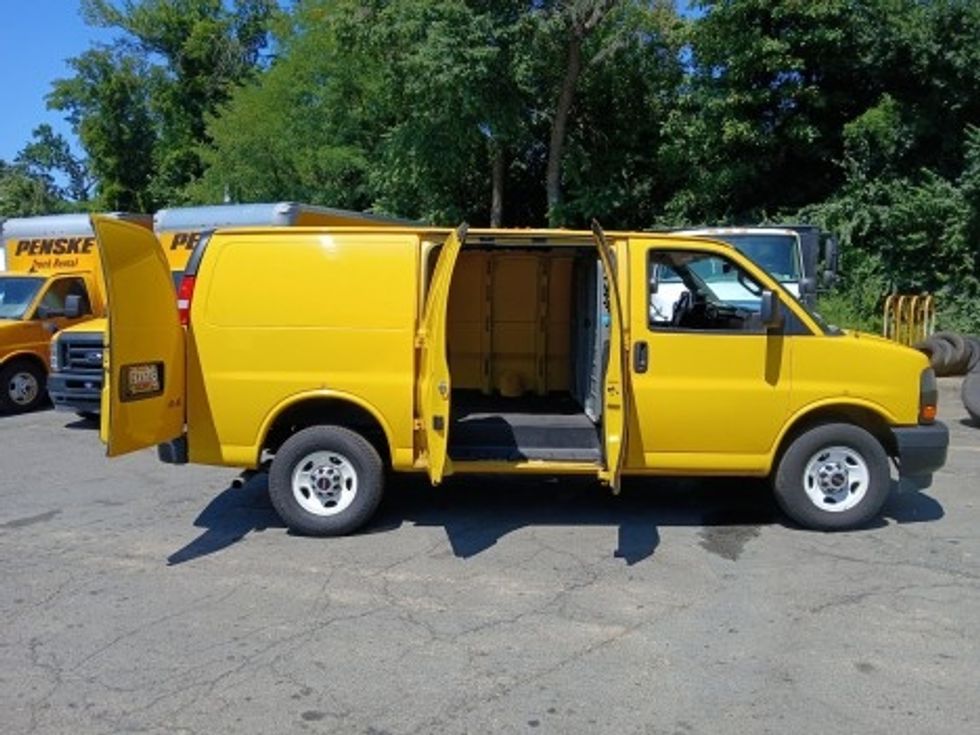 Cargo Van (Panel Van)-Light and Medium Duty Trucks-GMC-2022-Savana G23405-Sterling-VA-84,450\n\t\tmiles-$ 25,750 - Image 10