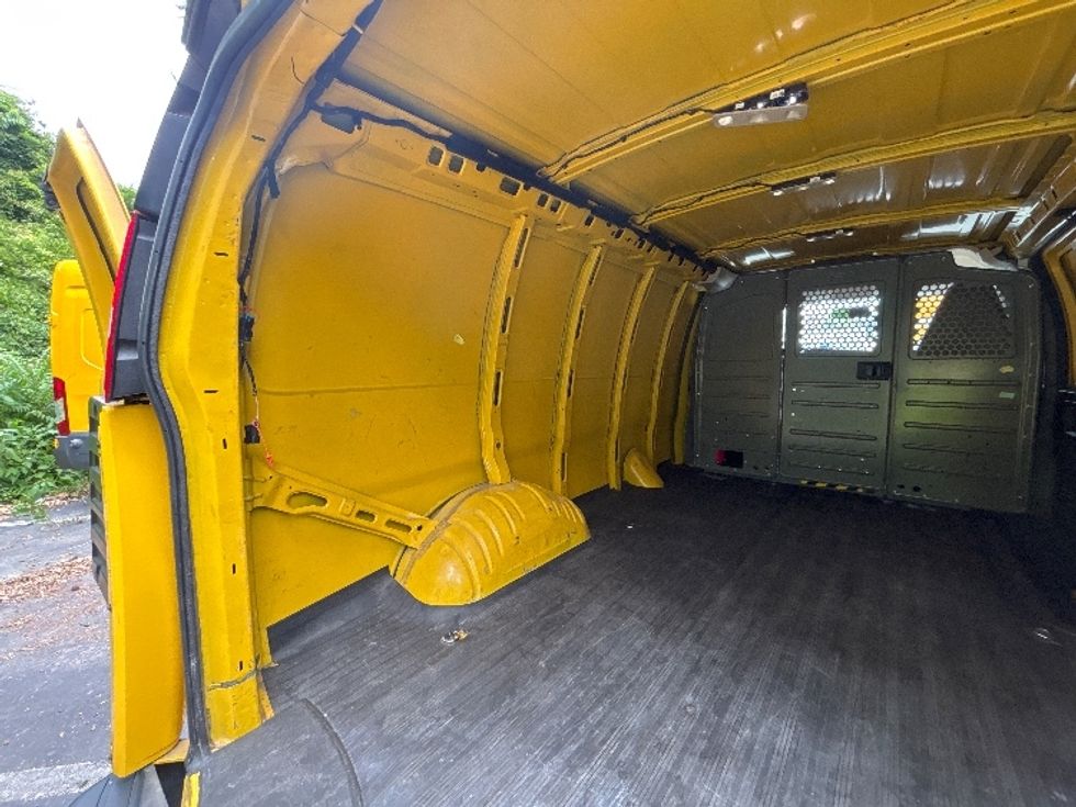 Cargo Van (Panel Van)-Light and Medium Duty Trucks-GMC-2022-Savana G23405-Sterling-VA-84,450\n\t\tmiles-$ 25,750 - Image 11