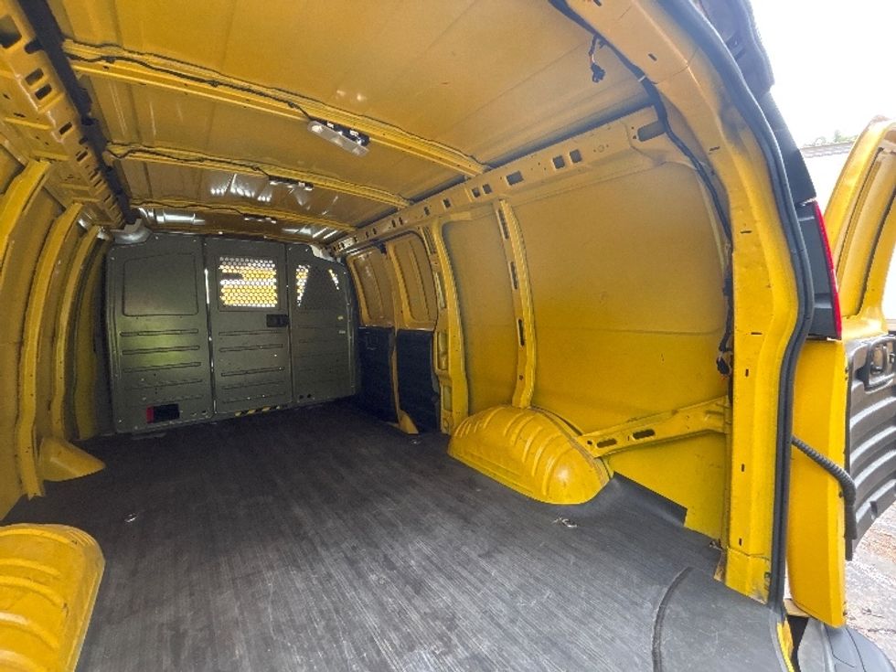 Cargo Van (Panel Van)-Light and Medium Duty Trucks-GMC-2022-Savana G23405-Sterling-VA-84,450\n\t\tmiles-$ 25,750 - Image 12