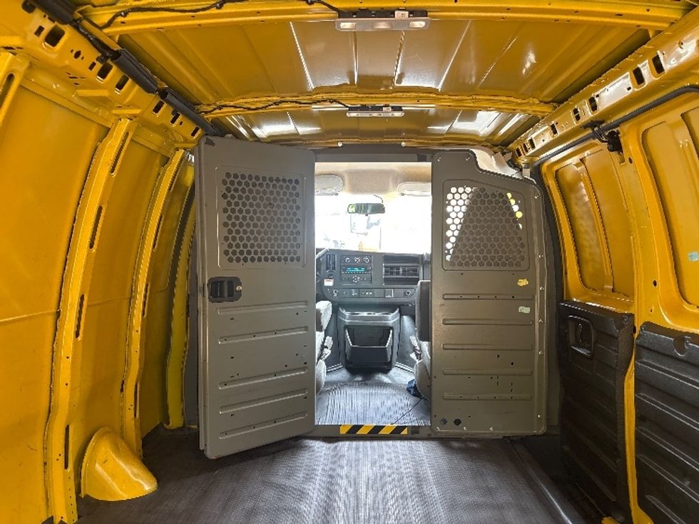 Cargo Van (Panel Van)-Light and Medium Duty Trucks-GMC-2022-Savana G23405-Sterling-VA-84,450\n\t\tmiles-$ 25,750 - Image 9