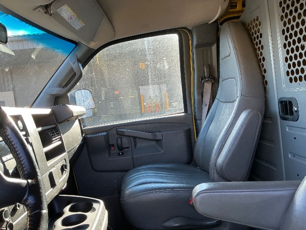 Cargo Van (Panel Van)-Light and Medium Duty Trucks-GMC-2022-Savana G23405-Sterling-VA-93,448\n\t\tmiles-$ 25,000 - Image 15