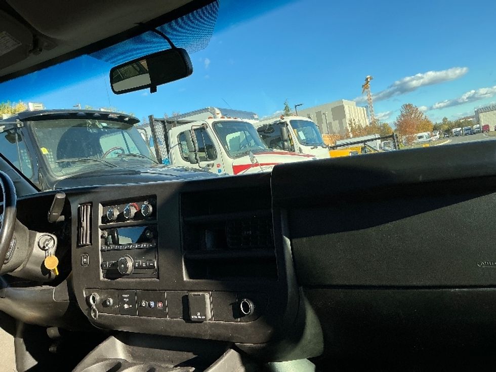 Cargo Van (Panel Van)-Light and Medium Duty Trucks-GMC-2022-Savana G23405-Sterling-VA-93,448\n\t\tmiles-$ 25,000 - Image 17