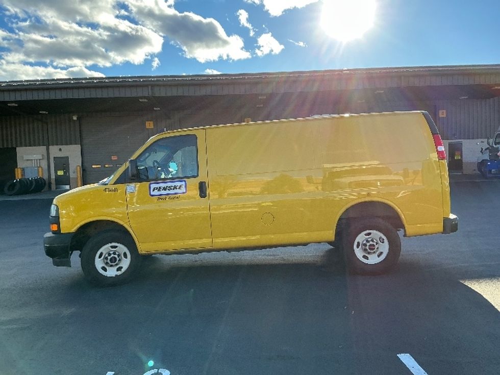 Cargo Van (Panel Van)-Light and Medium Duty Trucks-GMC-2022-Savana G23405-Sterling-VA-93,448\n\t\tmiles-$ 25,000 - Image 4