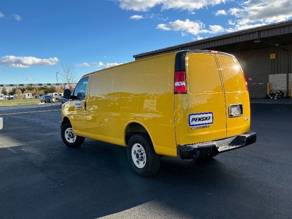 2022 Gmc Savana 2500 Cargo photo 2