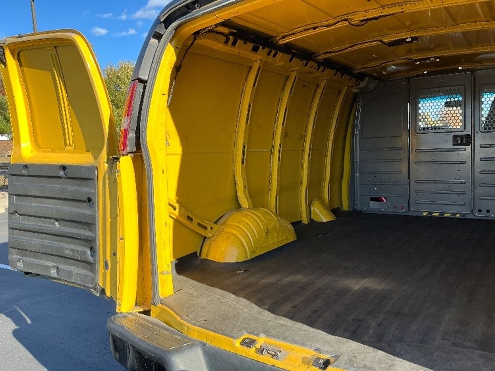 Cargo Van (Panel Van)-Light and Medium Duty Trucks-GMC-2022-Savana G23405-Sterling-VA-93,448\n\t\tmiles-$ 25,000 - Image 8