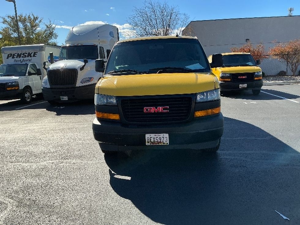 2022 Gmc Savana 2500 Cargo photo 2