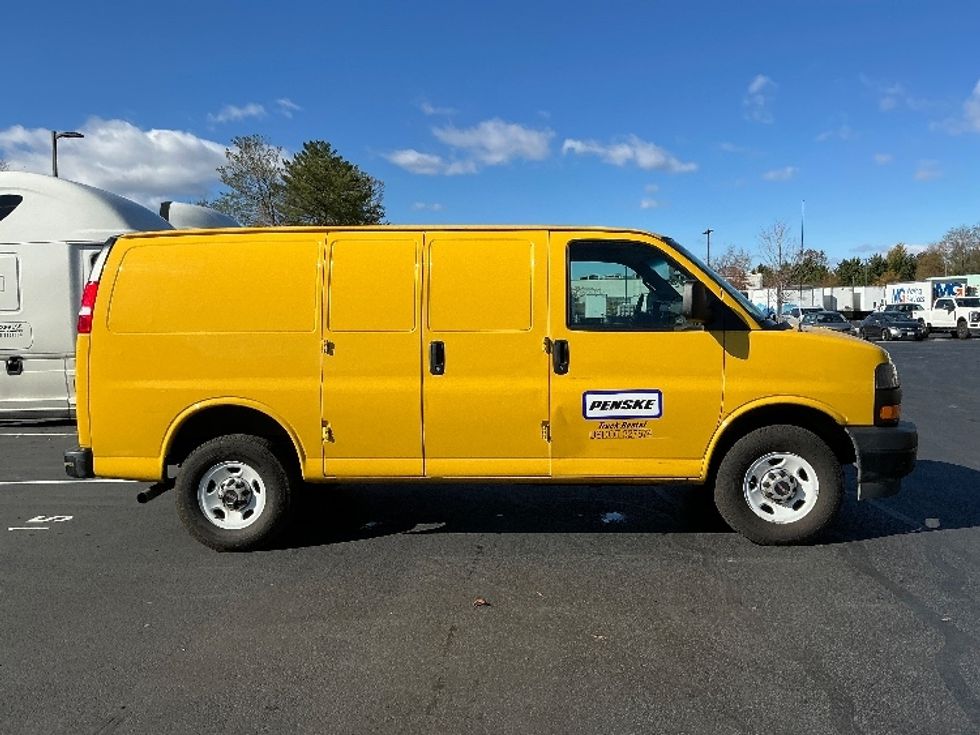 Cargo Van (Panel Van)-Light and Medium Duty Trucks-GMC-2022-Savana G23405-Sterling-VA-96,128\n\t\tmiles-$ 24,500 - Image 11