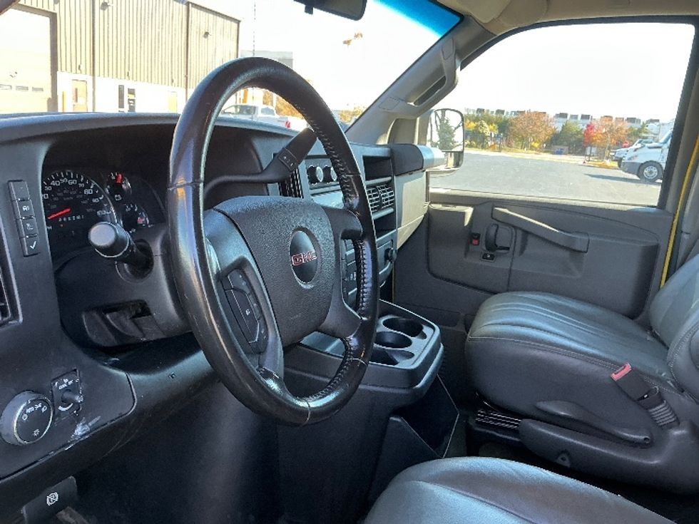 Cargo Van (Panel Van)-Light and Medium Duty Trucks-GMC-2022-Savana G23405-Sterling-VA-96,128\n\t\tmiles-$ 24,500 - Image 13
