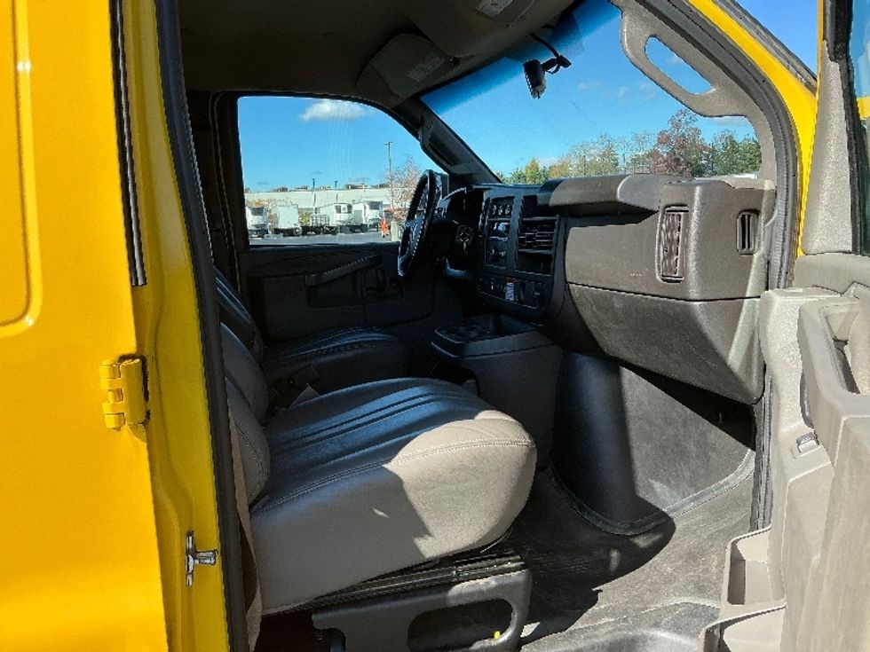 Cargo Van (Panel Van)-Light and Medium Duty Trucks-GMC-2022-Savana G23405-Sterling-VA-96,128\n\t\tmiles-$ 24,500 - Image 16