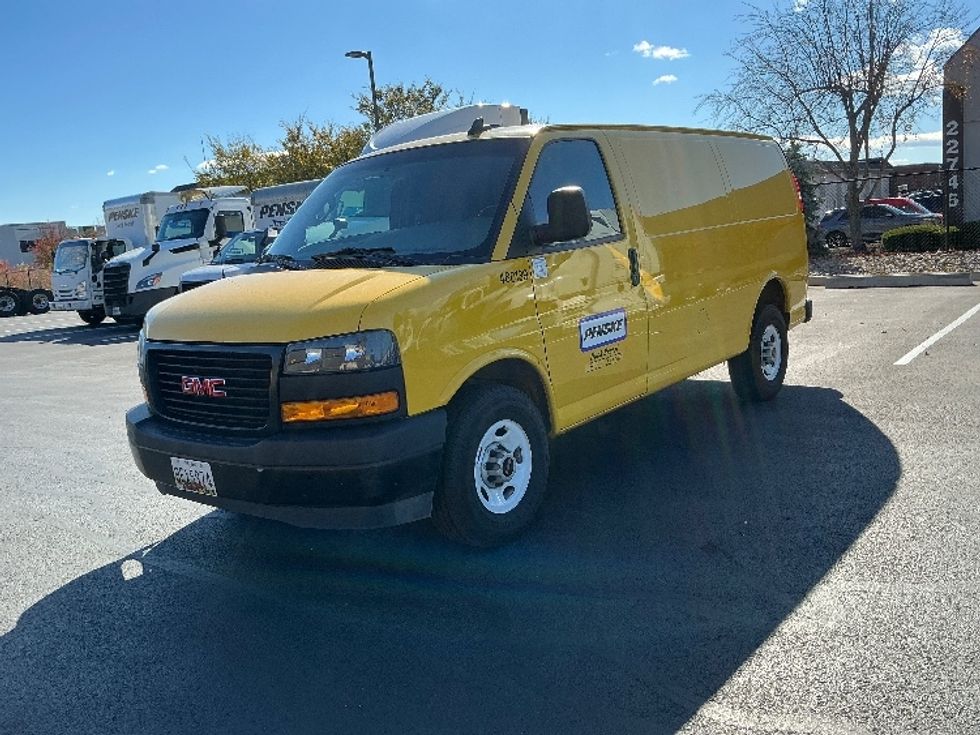 Cargo Van (Panel Van)-Light and Medium Duty Trucks-GMC-2022-Savana G23405-Sterling-VA-96,128\n\t\tmiles-$ 24,500 - Image 3