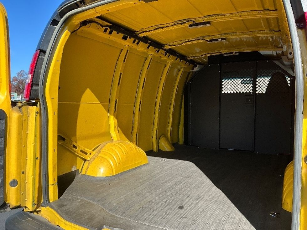 Cargo Van (Panel Van)-Light and Medium Duty Trucks-GMC-2022-Savana G23405-Sterling-VA-96,128\n\t\tmiles-$ 24,500 - Image 8