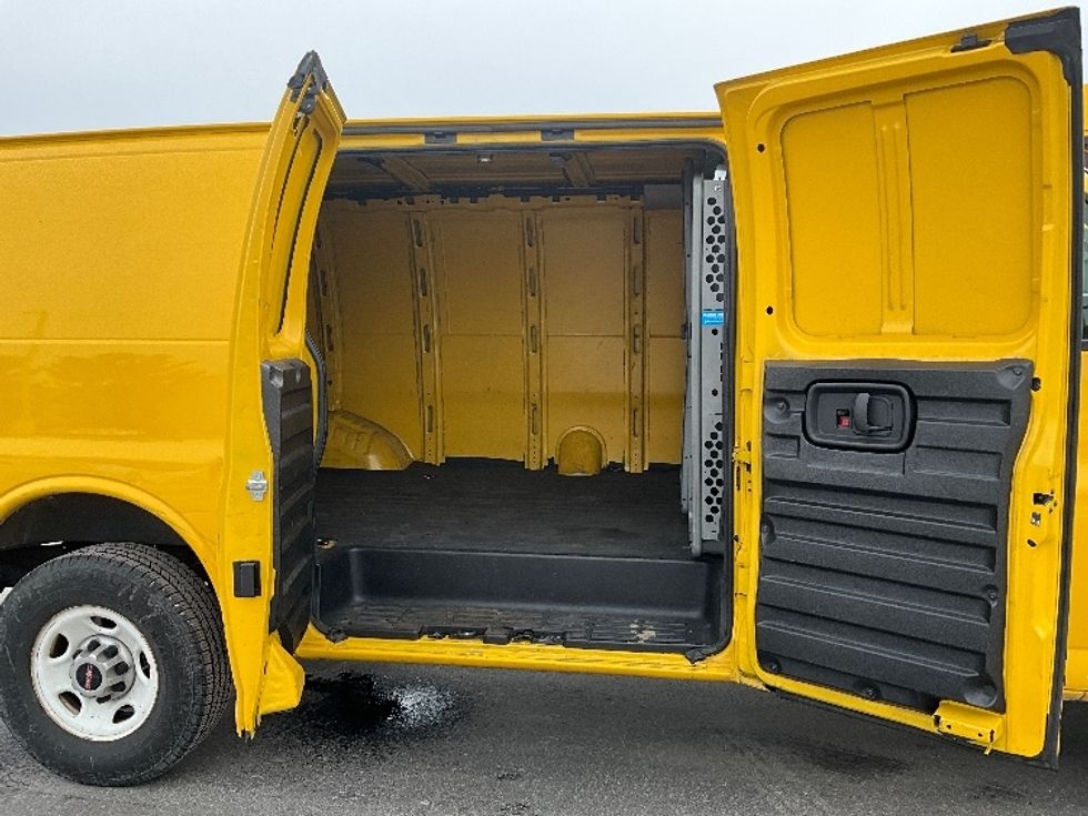 Cargo Van (Panel Van)-Light and Medium Duty Trucks-GMC-2022-Savana G23405-Swedesboro-NJ-89,407\n\t\tmiles-$ 25,250 - Image 25