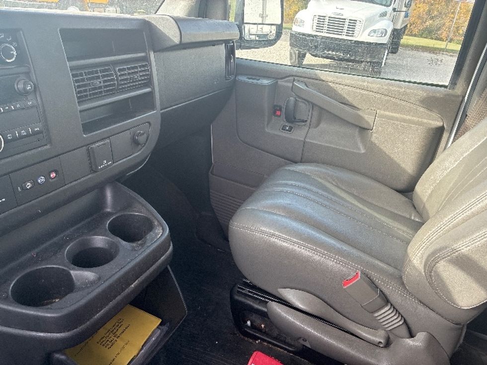 Cargo Van (Panel Van)-Light and Medium Duty Trucks-GMC-2022-Savana G23405-Wabash-IN-128,421\n\t\tmiles-$ 22,000 - Image 19