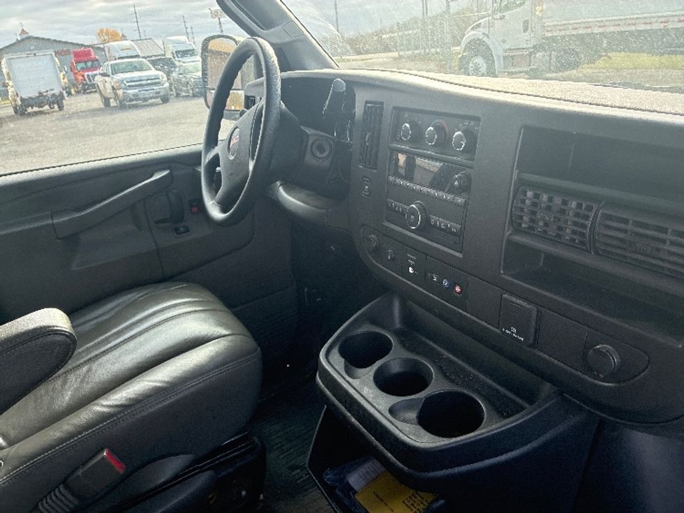 Cargo Van (Panel Van)-Light and Medium Duty Trucks-GMC-2022-Savana G23405-Wabash-IN-128,421\n\t\tmiles-$ 22,000 - Image 22