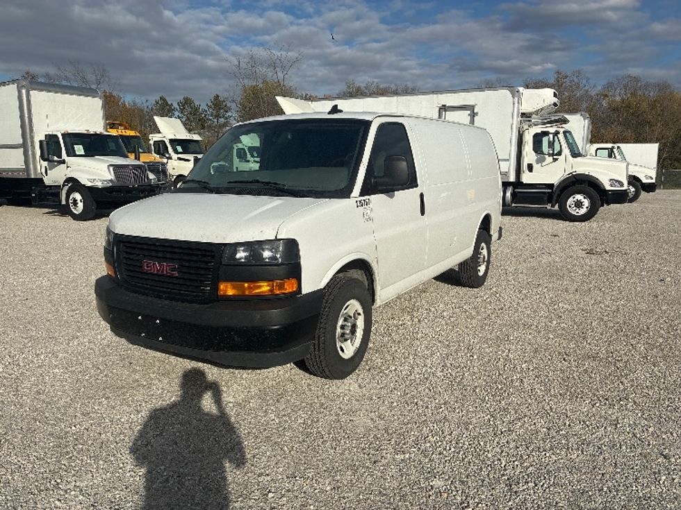 Cargo Van (Panel Van)-Light and Medium Duty Trucks-GMC-2022-Savana G23405-Wabash-IN-128,421\n\t\tmiles-$ 22,000 - Image 3