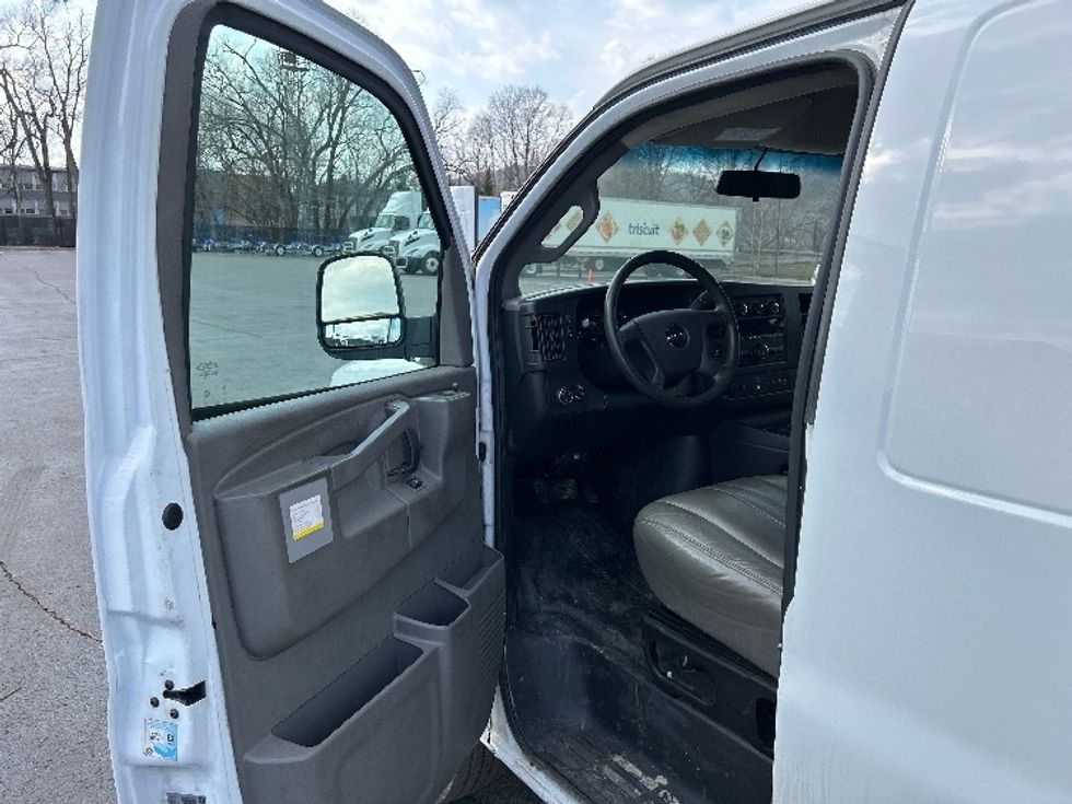 Cargo Van (Panel Van)-Light and Medium Duty Trucks-GMC-2022-Savana G23705-Middlefield-OH-81,015\n\t\tmiles-$ 35,250 - Image 15